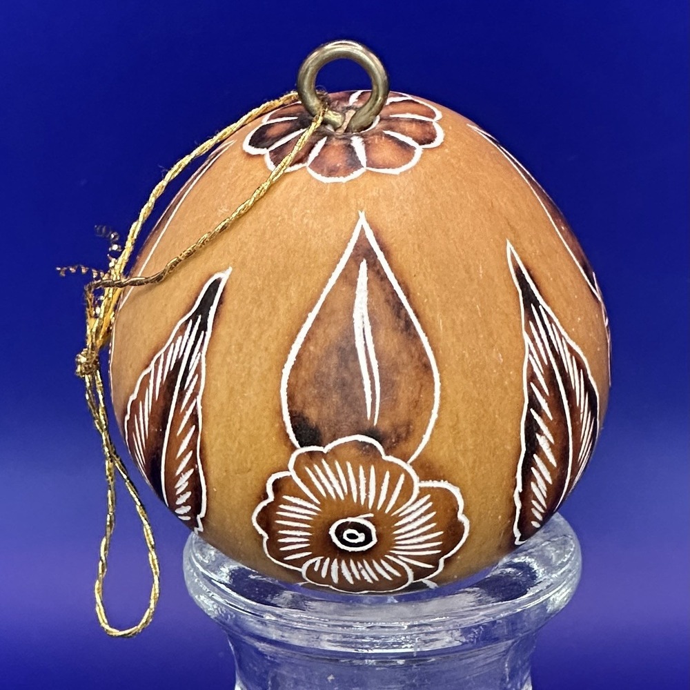 Christmas Ornament Carved Painted Gourd Nativity Folk Art Diorama Cartagena 2005 - Picture 3 of 6